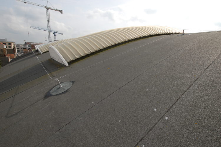 leeflijn op plat dak als valbeveiliging