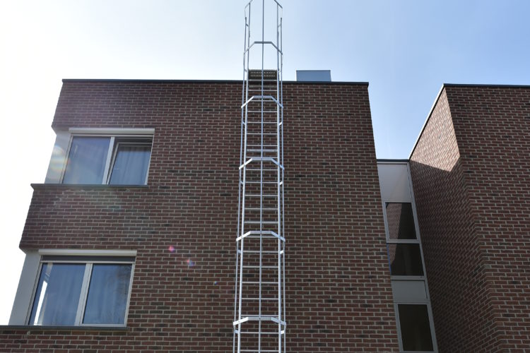 kooiladder op gevel