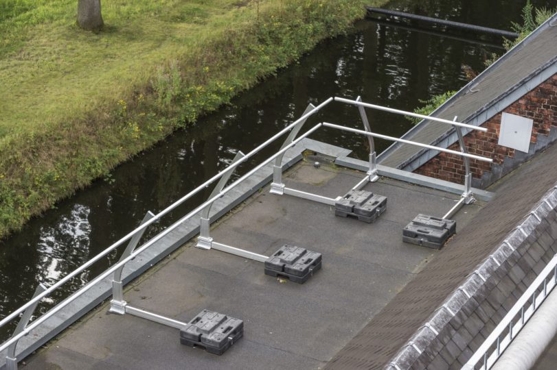 hekwerk op plat dak brouwerij westmalle