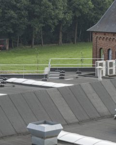 hekwerk op plat dak brouwerij westmalle