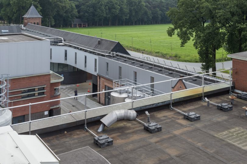 hekwerk op plat dak brouwerij westmalle