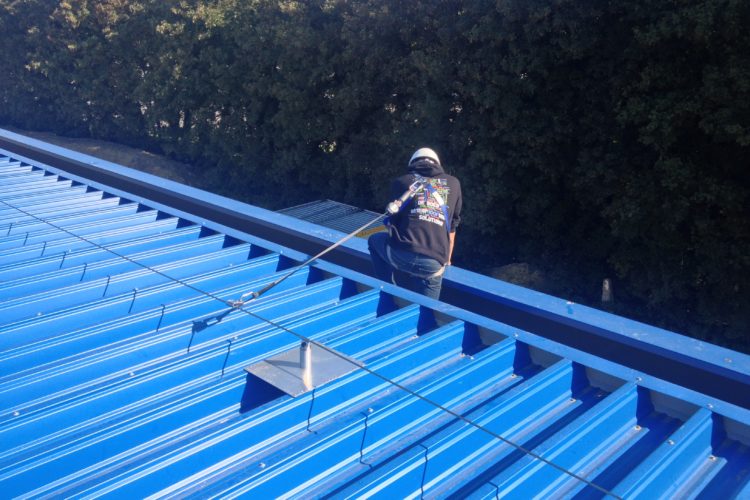 leeflijn op plat dak als valbeveiliging