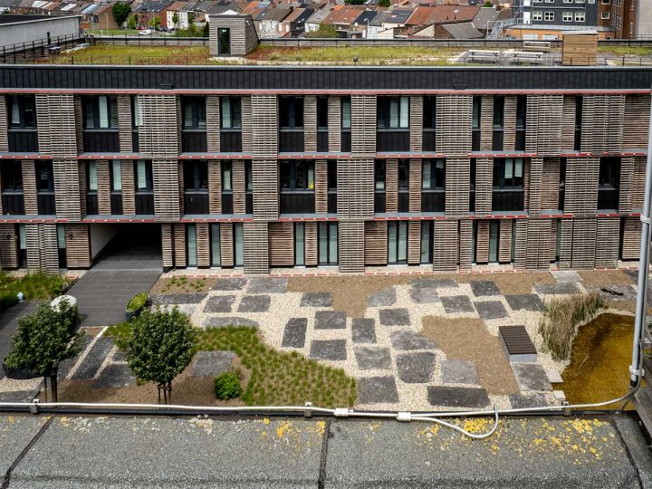 administratief-centrum-met-binnentuin-en-groendaken