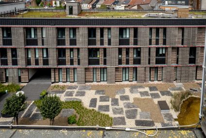 administratief-centrum-met-binnentuin-en-groendaken