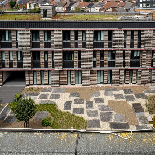 administratief-centrum-met-binnentuin-en-groendaken